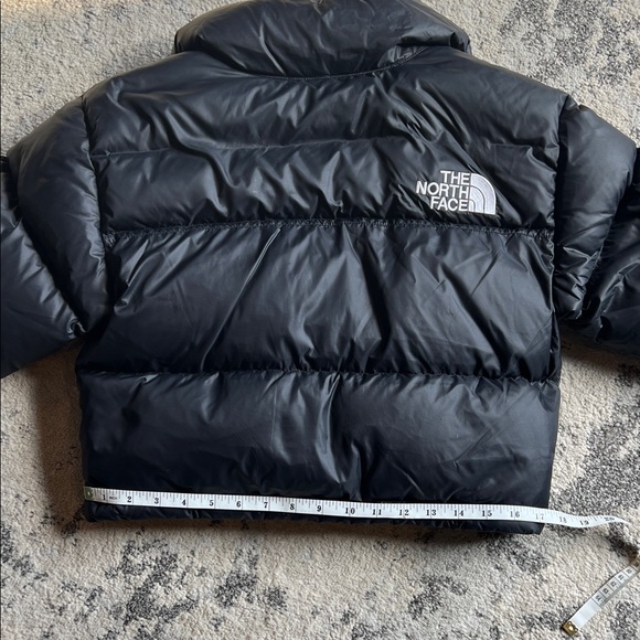 The North Face Women's Classic Black Puffer Jacket - Picture 15 of 16